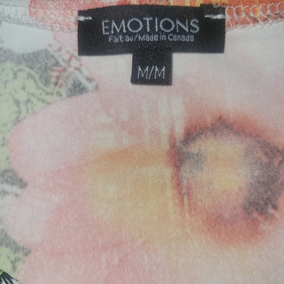 Emotions Paisley Floral Print Top with Cutout Neckline M - Picture 7 of 7